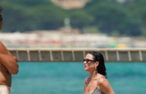 Кеті Перрі обрала ідеальний купальник для відпочинку на пляжі