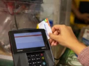 Власти Канзаса предупреждают о возможных нарушениях в выдаче продовольственных пособий в ноябре на фоне бюджетного тупика