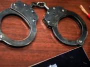 Водитель во Флориде ехал со скоростью 217 км/ч в аварии, в результате которой машина разлетелась пополам, по данным полиции